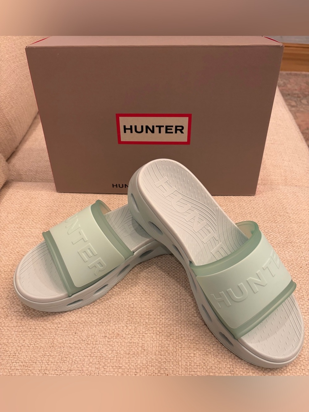 Hunter Brand Pale Sea Foam Green Platform Slide Sandals/ new without tags/ sz 9
